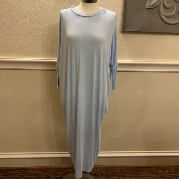 Dresses & Skirts - Light Blue “Bubble” Dress - size M